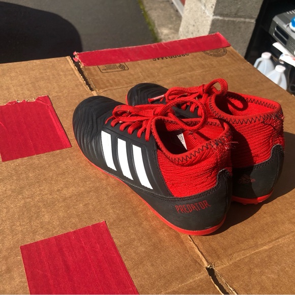 Adidas Predator DB2330 Shoes Boys Black Red White Soccer Cleats Size 2.5 - Picture 9 of 12